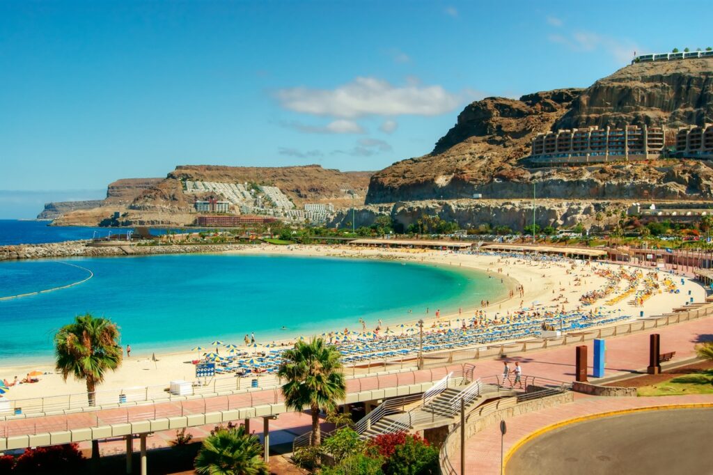 Zicht op Amadores Strand - De beste RIU hotels op de canarische eilanden